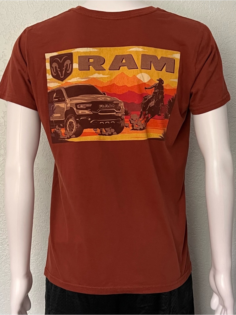 RAM Truck Graphic T Shirt Western Cowboy Desert Dodge Pickup Mens Medium Tee